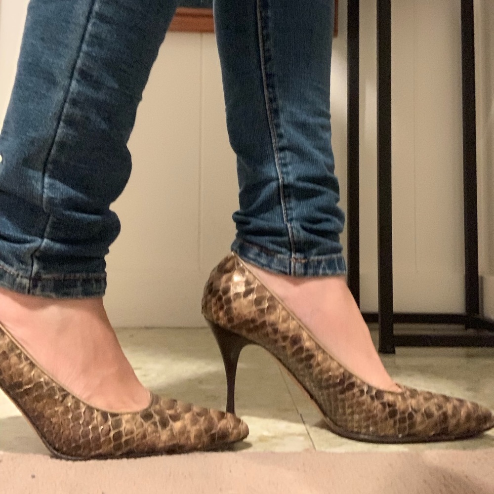Python snakeskin pumps - Cole Haan - Picture 4 of 7